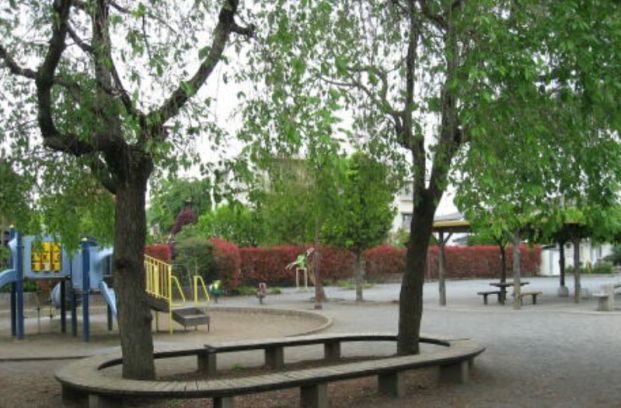 鍋ヶ谷戸児童公園の画像