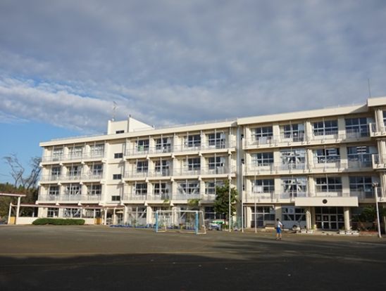 平山小学校の画像