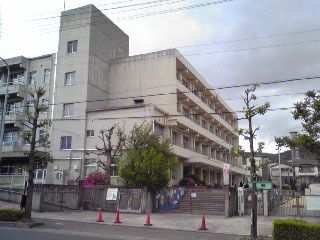 箕面市立中小学校の画像