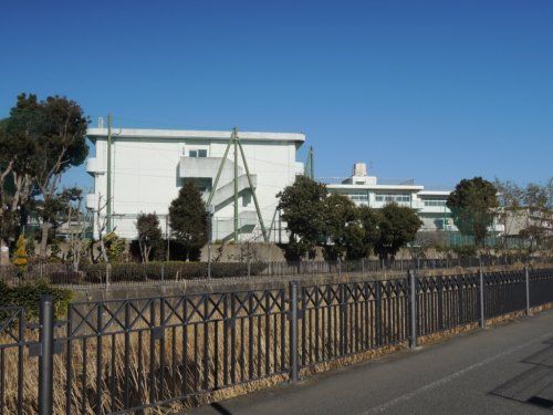 横浜市立西本郷中学校の画像