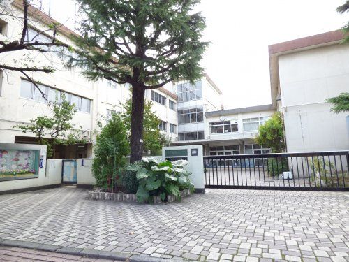 目黒区立大岡山小学校の画像