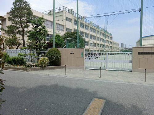 世田谷区立富士中学校の画像