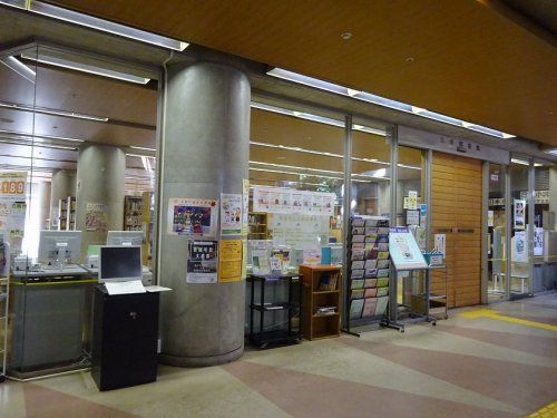 吹田市立江坂図書館の画像
