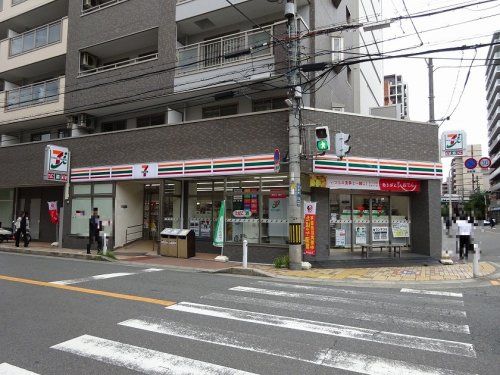 セブンイレブン 吹田広芝町店の画像