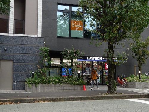 ローソン+ドラッグミック江坂広芝町店の画像