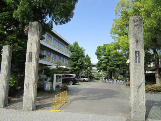 西尾市立横須賀小学校の画像