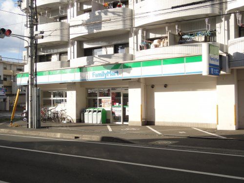 ファミリーマート 松山本町六丁目店の画像