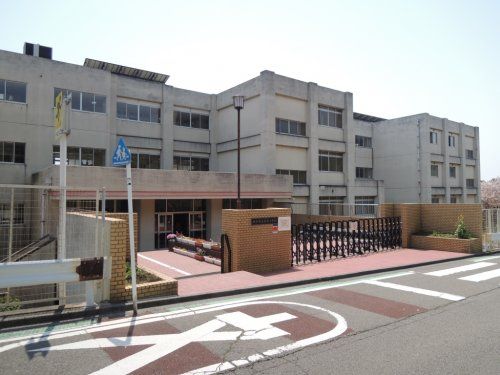 藤沢市立高谷小学校の画像