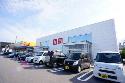 ユニクロ 女池店の画像