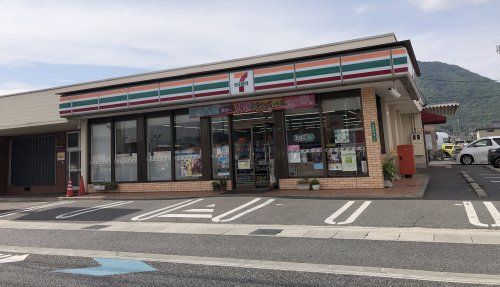 セブンイレブン 福山山手店の画像