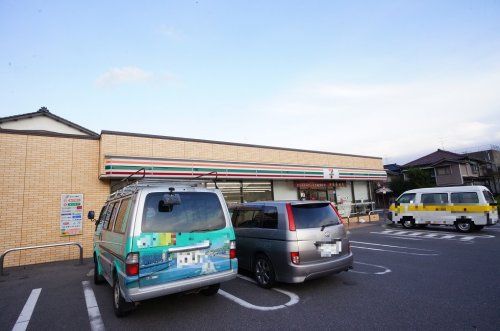 セブン-イレブン 新潟高校前店の画像