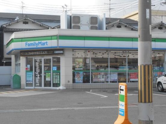 ファミリーマート 東大阪衣摺店の画像