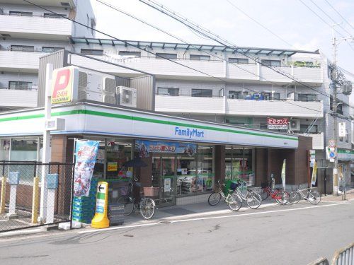 ファミリーマート 萱島駅前店の画像