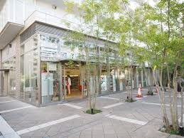 セブンイレブン 阪急山田駅前店の画像