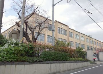 京都市立桃山中学校の画像