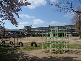 鳥取市立湖山小学校の画像
