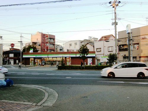 ファミリーマート 花岡十三元今里店の画像