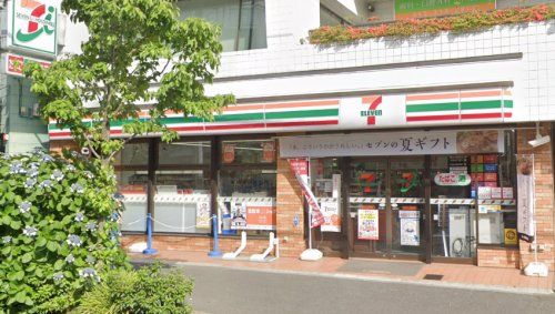 セブンイレブン 横浜南太田駅前店の画像