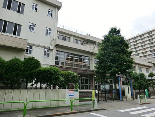 新河岸小学校の画像