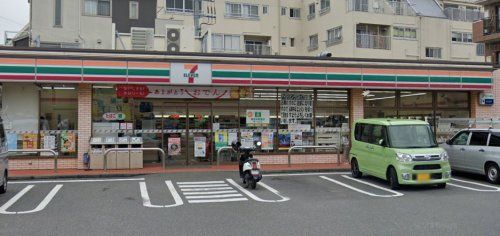 セブンイレブン 横浜狩場町店の画像