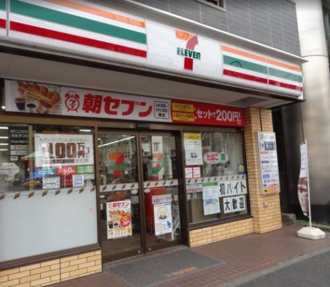 セブンイレブン 横浜東白楽駅南店の画像