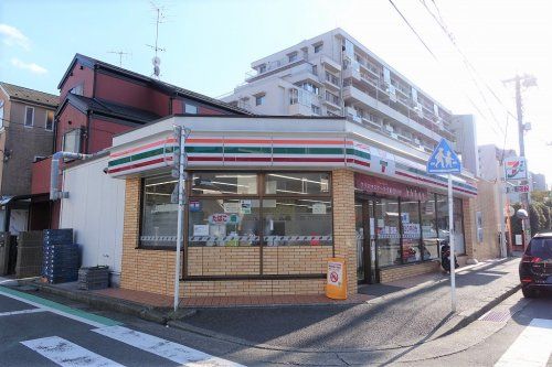 セブンイレブン 横浜大豆戸町店の画像