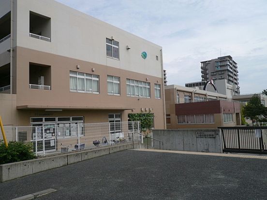 富士見市立つるせ台小学校の画像