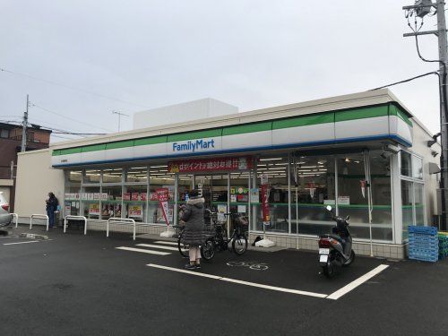 ファミリーマート 谷保駅東店の画像