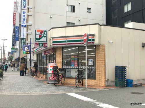 セブンイレブン 大阪十三本町1丁目店の画像