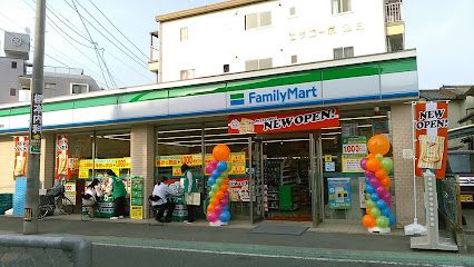 ファミリーマート ＪＲ和白駅前店の画像