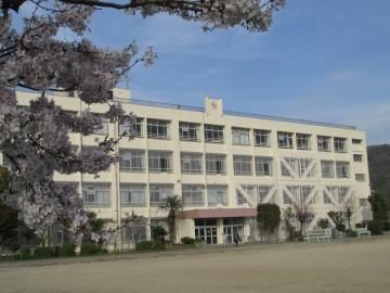 曙川小学校の画像