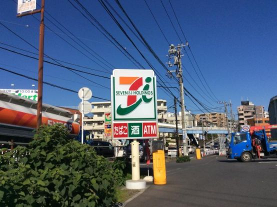 セブンイレブン 横浜松見町3丁目店の画像