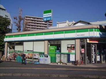 ファミリーマート 横浜大口駅前店の画像