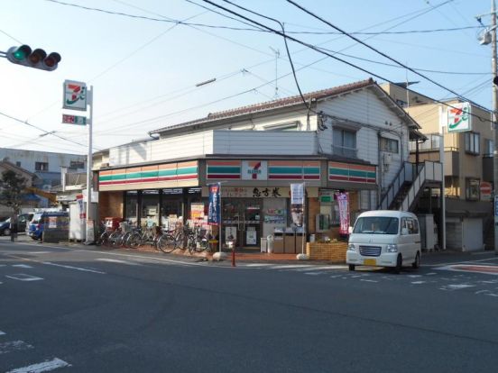 セブンイレブン 浦和元町中央店の画像