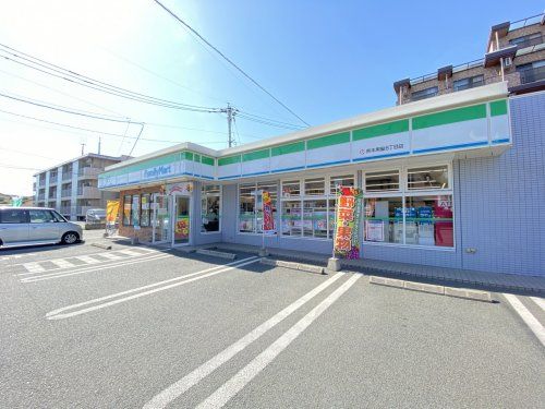 ファミリーマート 熊本黒髪6丁目店の画像