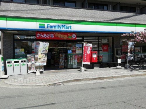 ファミリーマート 大東野崎店の画像