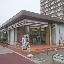 セブンイレブン 江戸川清新プラザ店の画像