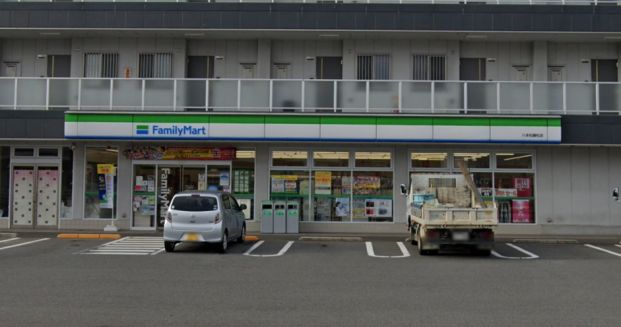 ファミリーマート 八本松磯松店の画像