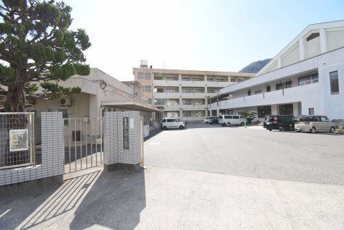 呉市立仁方小学校の画像