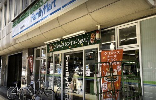 ファミリーマート 長堀橋駅南店の画像