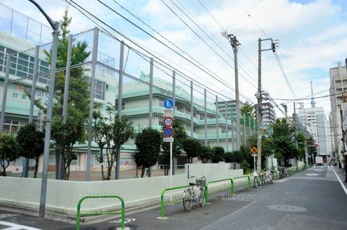 台東区立松葉小学校の画像