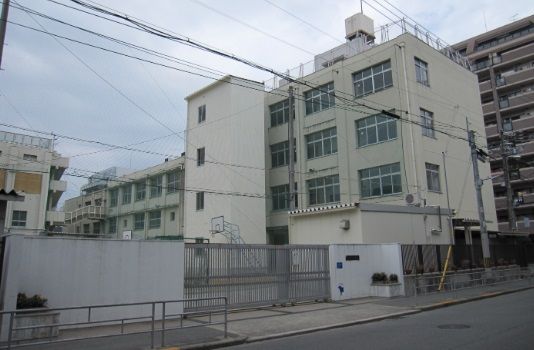 大阪市立堀江中学校の画像