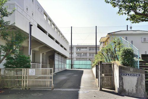 横浜市立岩崎中学校の画像