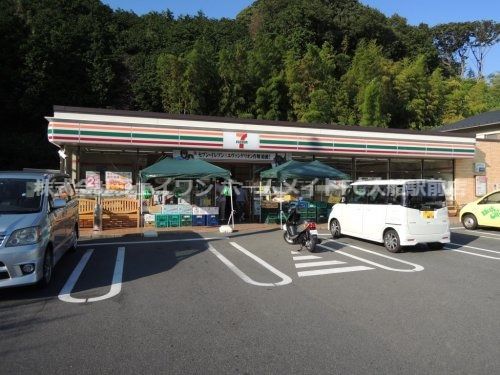 セブンイレブン 鎌倉城廻東店の画像