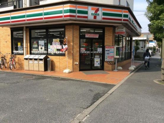 セブンイレブン 篠崎インター店の画像