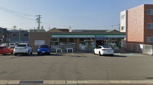 ファミリーマート 和歌山六十谷駅前店の画像