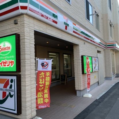セブンイレブン 横浜京急生麦駅前店の画像