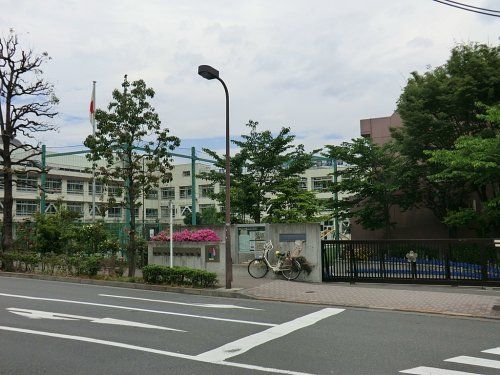 渋谷区立加計塚小学校の画像