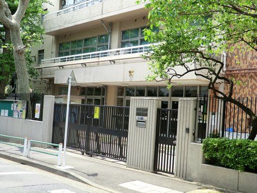 港区立南山小学校の画像