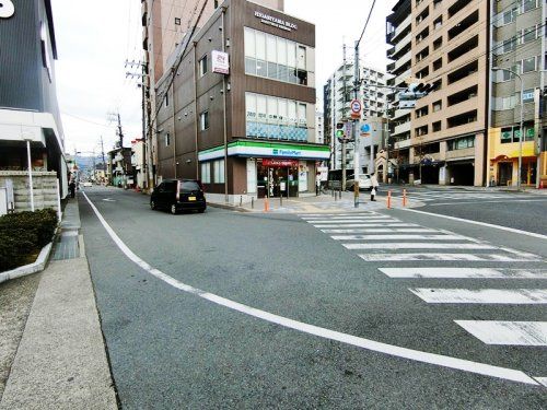 ファミリーマート 山科区役所前店の画像